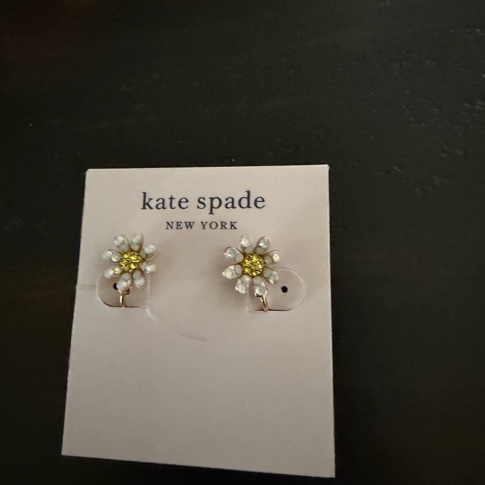 NWT Kate Spade White and Yellow Dazzling Daisy Clip-On Earrings